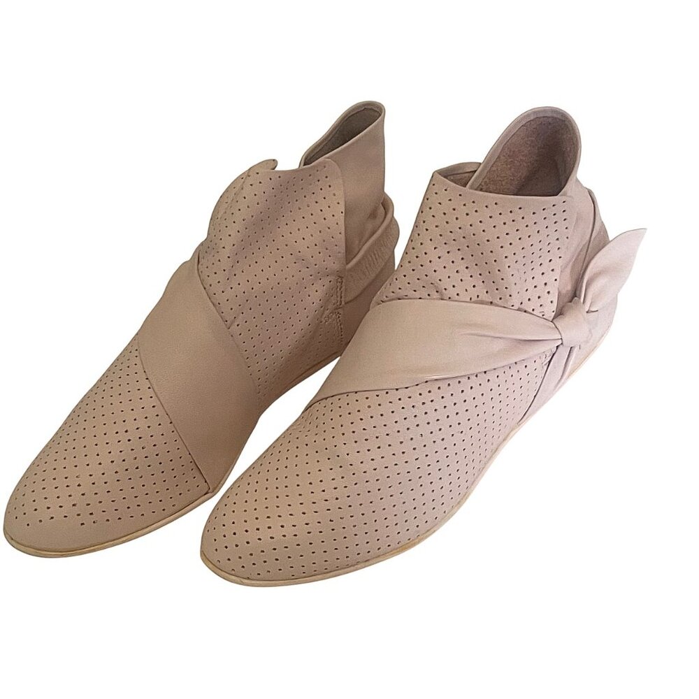 Class Act Women's Round Toe Perforated Pattern Cross Bow Tie Leather Ankle Boots